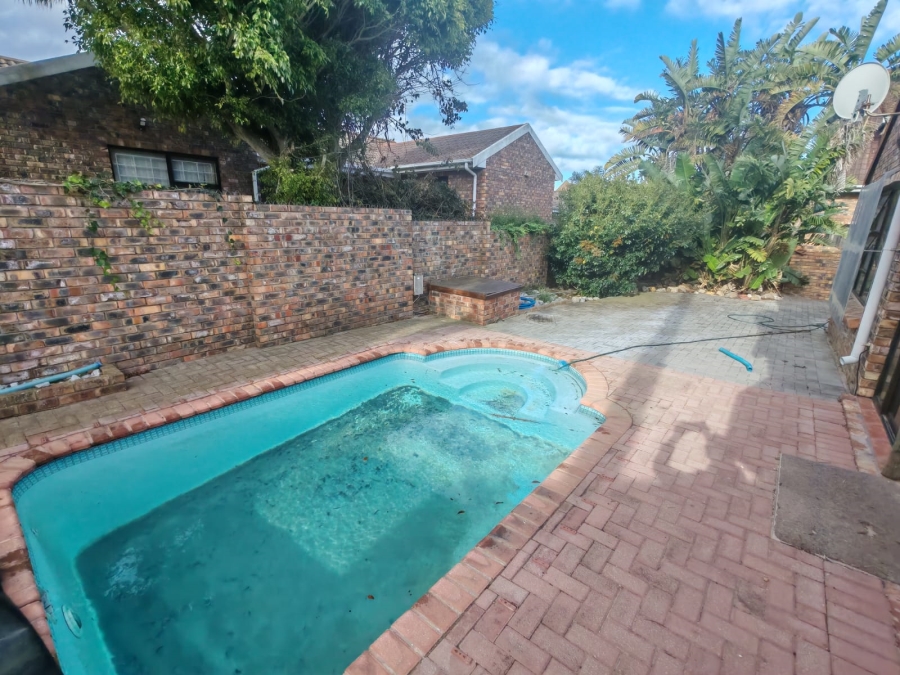 To Let 1 Bedroom Property for Rent in Summerstrand Eastern Cape